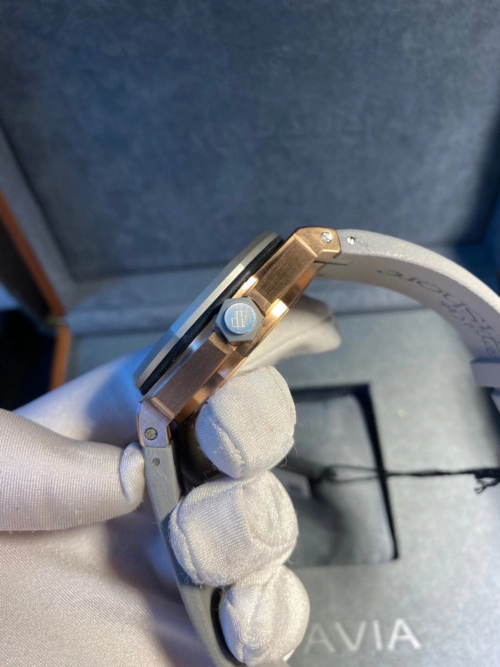 愛彼皇家橡樹離岸1比1復刻 AI愛彼皇家橡樹離岸型15711OI.OO.A006CA.01￥3480-高仿錶