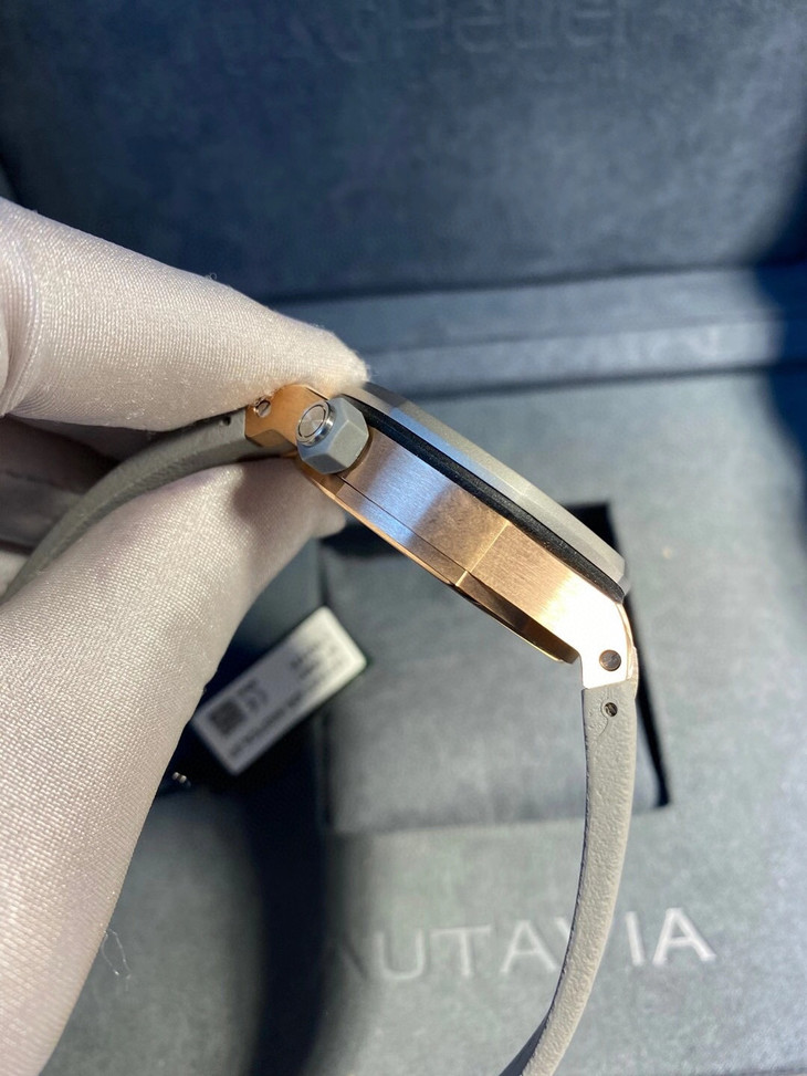 愛彼皇家橡樹離岸1比1復刻 AI愛彼皇家橡樹離岸型15711OI.OO.A006CA.01￥3480-高仿錶