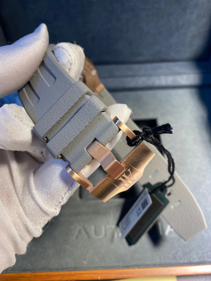 愛彼皇家橡樹離岸1比1復刻 AI愛彼皇家橡樹離岸型15711OI.OO.A006CA.01￥3480-高仿錶