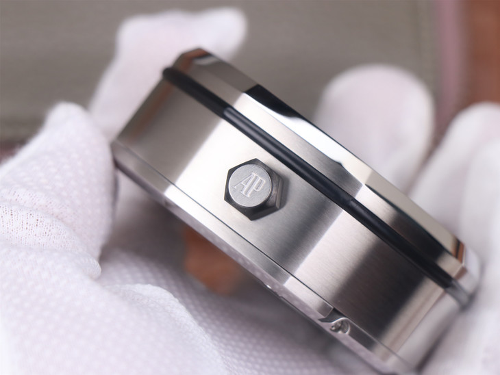 愛彼15710哪款1比1復刻的好 tz愛彼皇家橡樹離岸型 15710經典致敬桌鐘￥2980-高仿錶