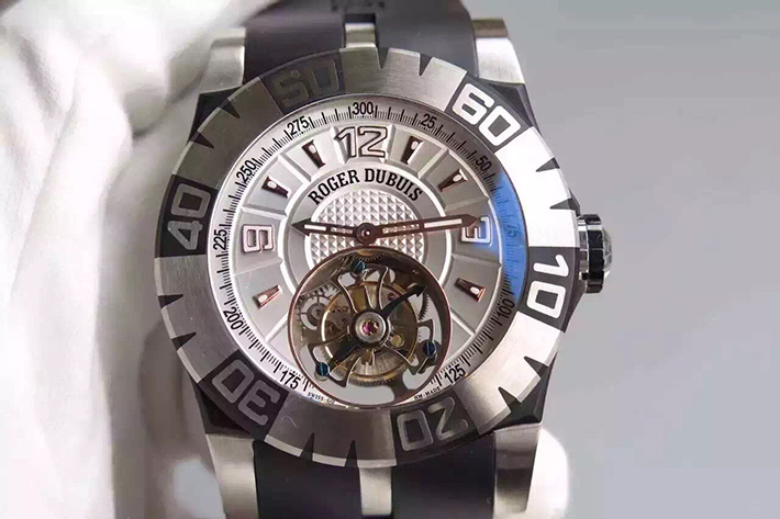 Roger Dubuis 羅傑杜比 EasyDiver繫列Tourbidiver 真陀飛輪手動上鏈機械 條丁阿拉伯刻度 男士腕錶￥5580-高仿錶