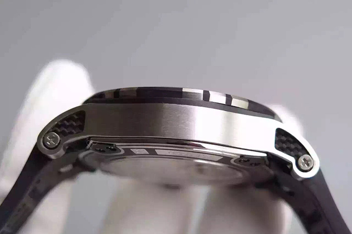 Roger Dubuis 羅傑杜比 EasyDiver繫列Tourbidiver 真陀飛輪手動上鏈機械 條丁阿拉伯刻度 男士腕錶￥5580-高仿錶