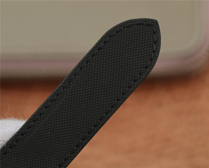 1比1高仿卡地亞山度士 RB卡地亞山度士黑騎士W2020010￥3180-高仿錶