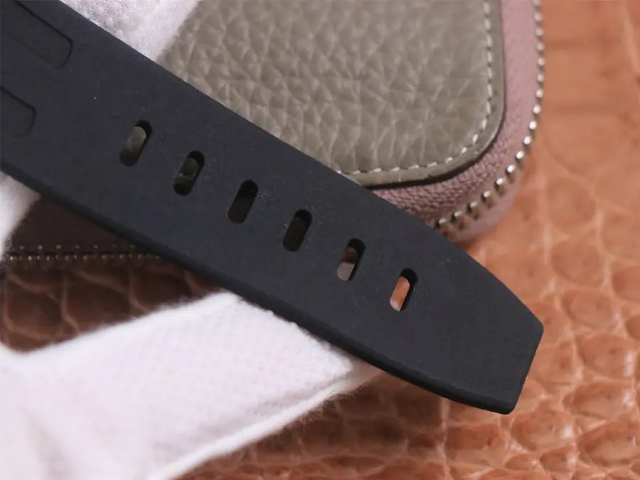 一比一愛彼一比一高仿手錶 tw廠愛彼皇家橡樹離岸型26703￥3980-高仿錶