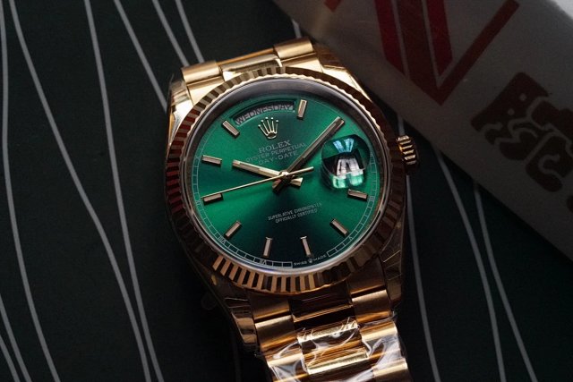 2021EW勞力士星期日誌型18k金綠面機械男士手錶 36毫米一比一復刻-高仿錶