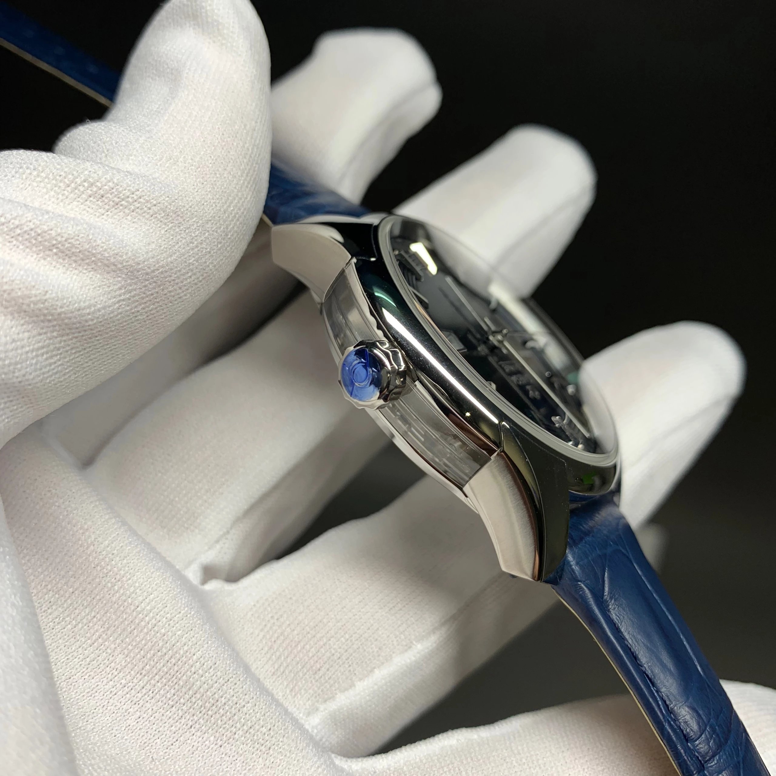 s廠歐米茄蝶飛繫列433.33.41.21.03.001明亮之藍鱷魚皮男士機械錶最好的版本-高仿錶