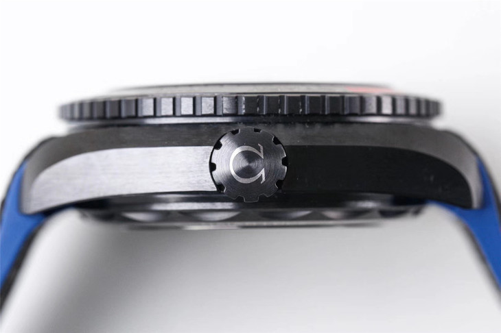 VS歐米茄復刻全黑陶瓷海洋宇宙600米男士腕錶-高仿錶