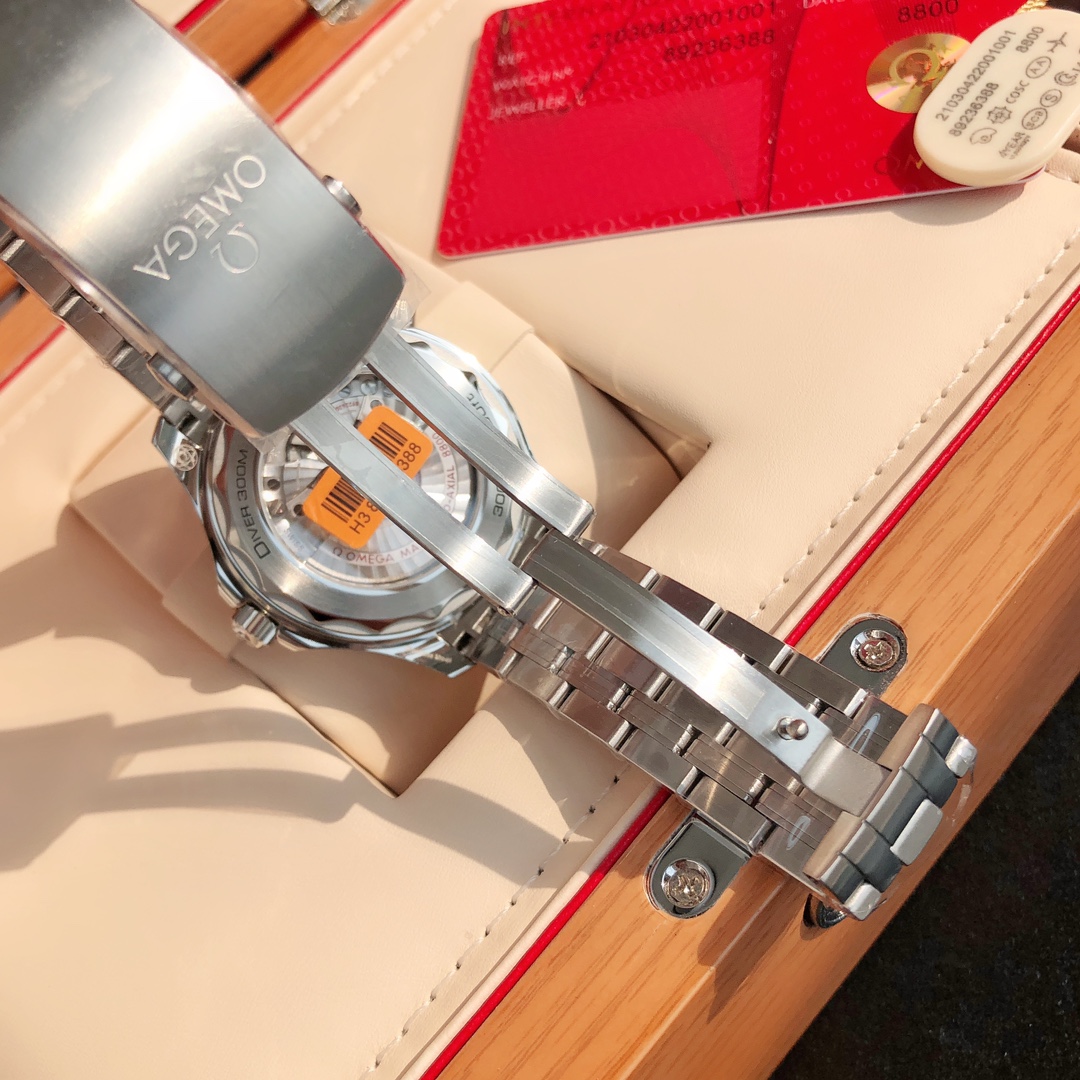 OMEGA歐米茄高仿錶新款綠馬海洋宇宙300m同軸至臻天文臺42mm潛水錶-高仿錶