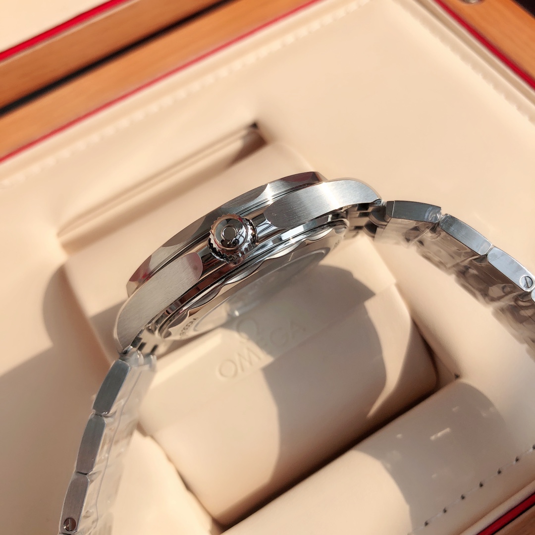 OMEGA歐米茄復刻錶海馬繫列海洋宇宙300m同軸·至臻天文臺42mm潛水錶-高仿錶