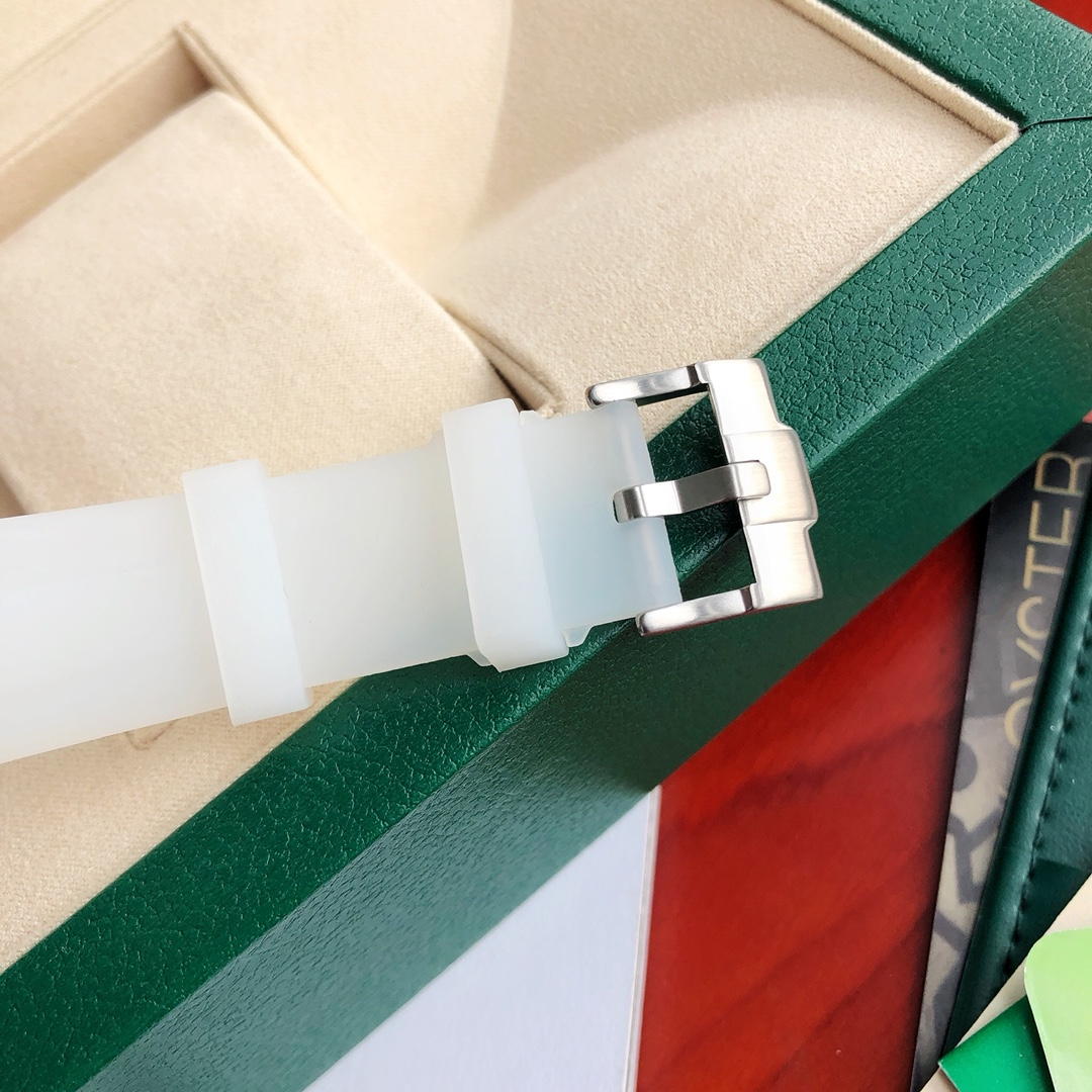 爆改勞力士水鬼頂級高仿《藍寶石水晶鏤空版》-高仿錶 爆改勞力士水鬼頂級高仿《藍寶石水晶鏤空版》-高仿錶