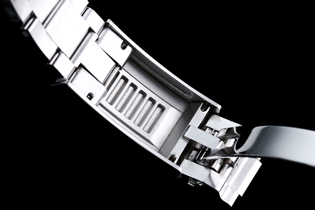 ZY出品高仿錶勞力士ROLEX錶殼錶鏈全鑲滿美鉆金光閃閃-高仿錶